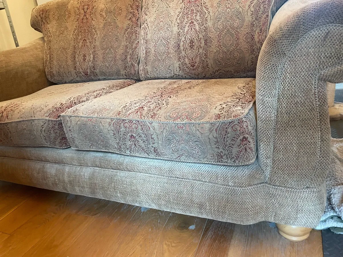 Couch and chairs - Image 4