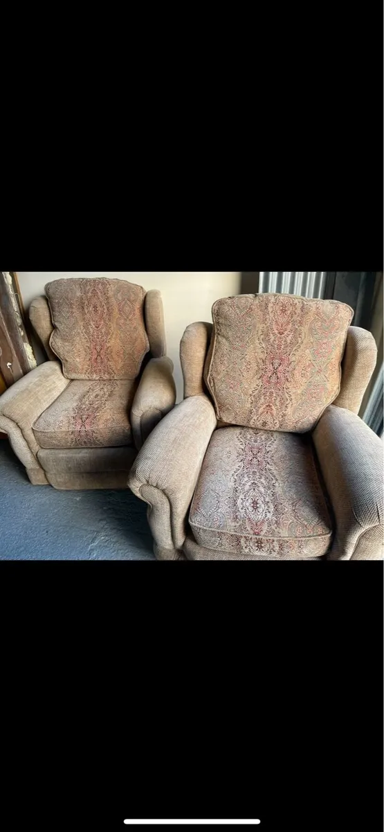 Couch and chairs - Image 1