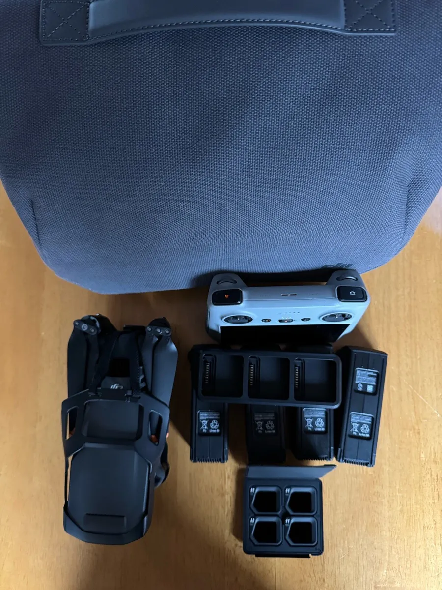DJI Mavic 3 Classic: Excellent Condition. - Image 1
