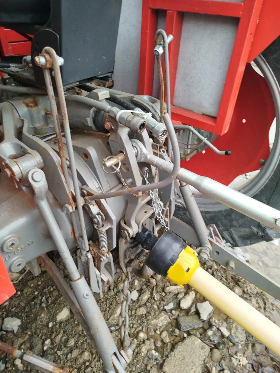 Massey 165 - Image 2