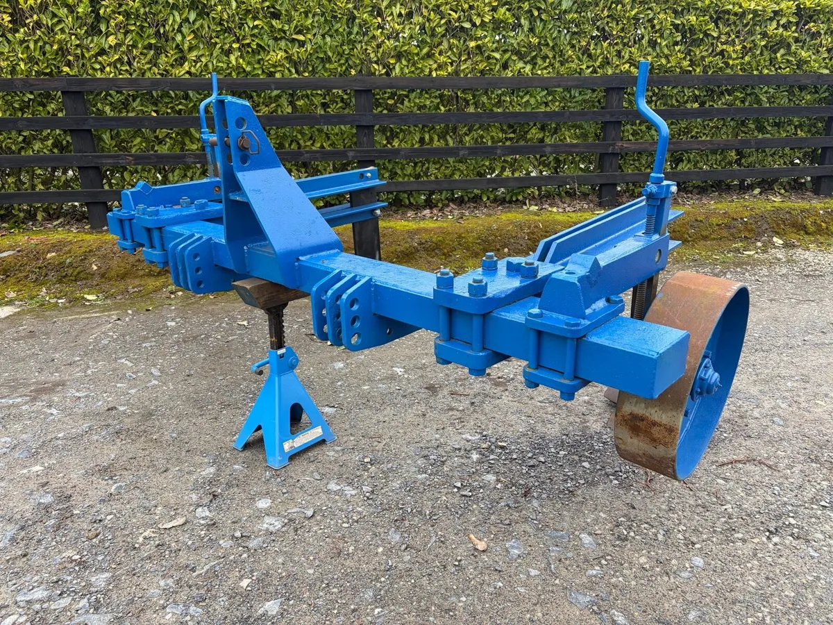 Ransomes 2 leg subsoiler - Image 1