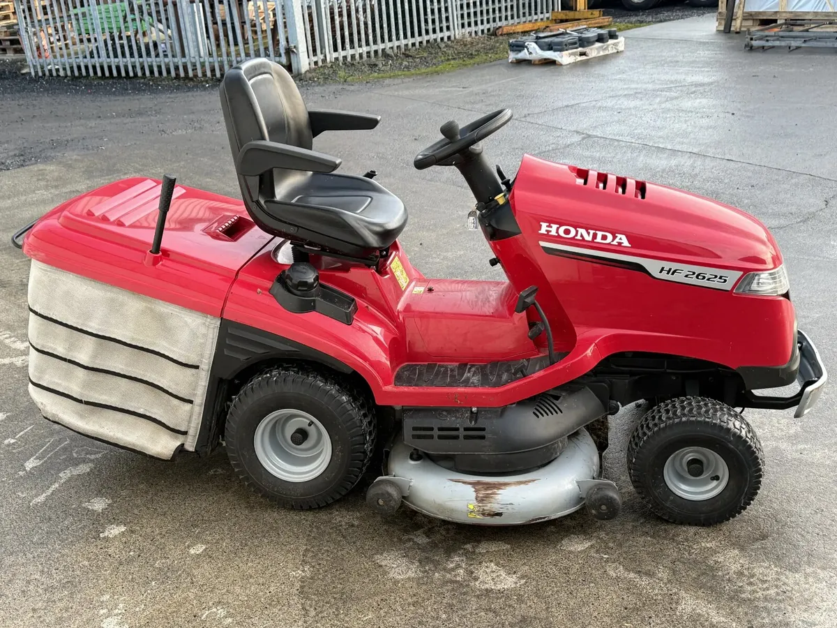 Used 2020 Honda HF2625 Ride-on Lawnmower - Image 3