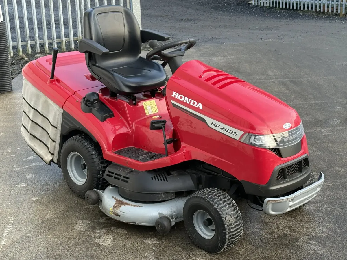 Used 2020 Honda HF2625 Ride-on Lawnmower - Image 1