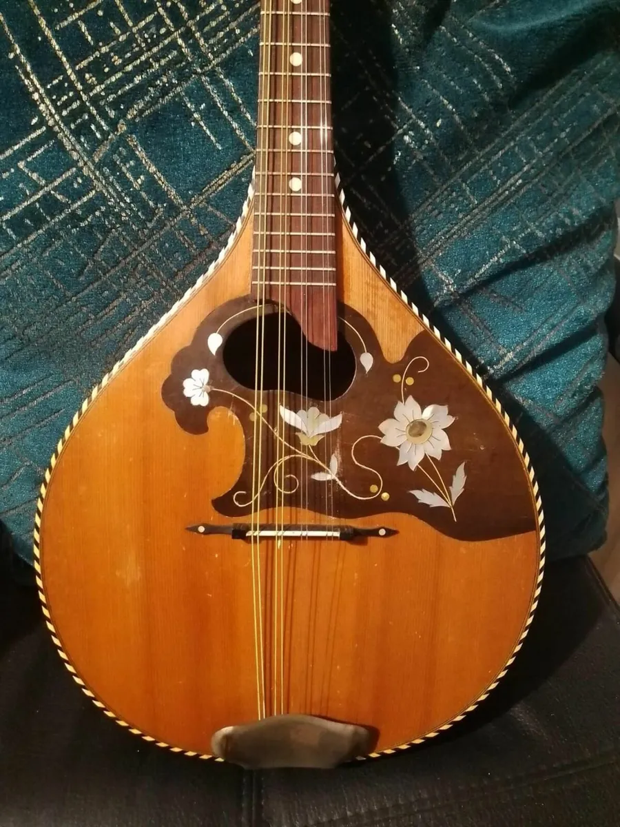 Mandolin - Image 1