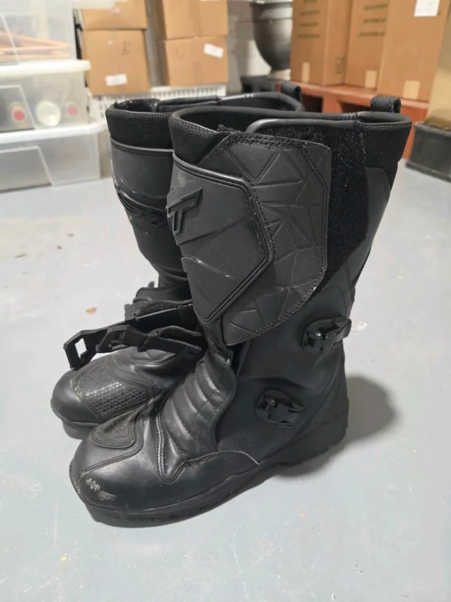 Motorbike boots - Image 1