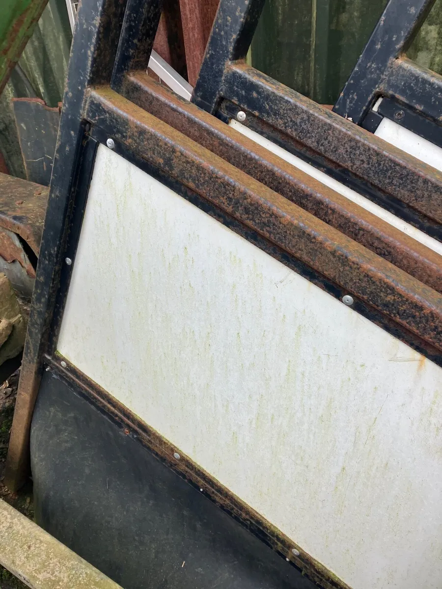 Horse dividers - Image 1