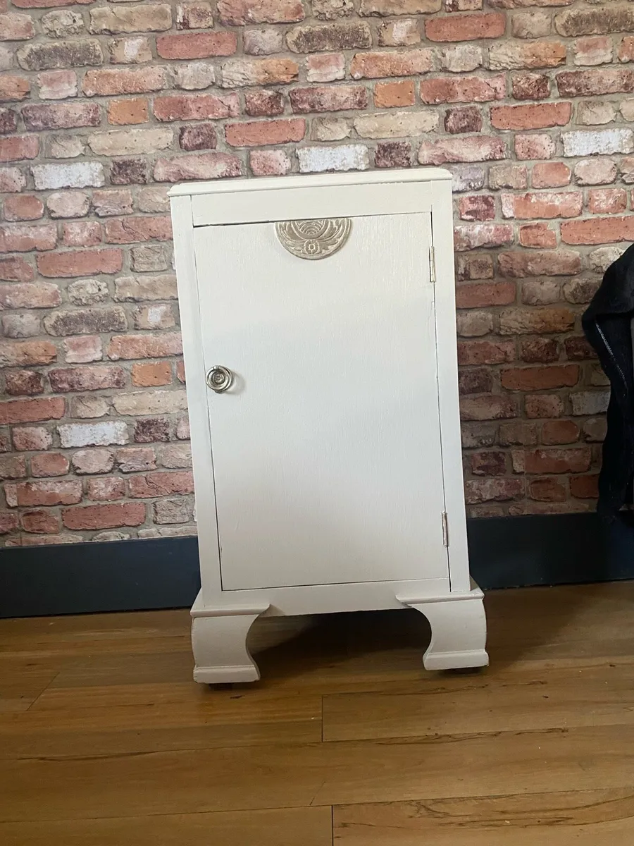 Vintage cabinet - Image 1