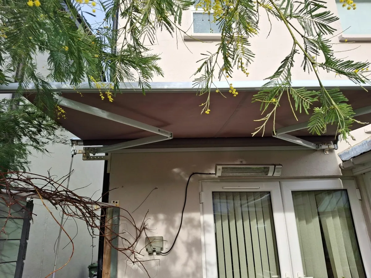 Outdoor Awning 2.8m - Image 1