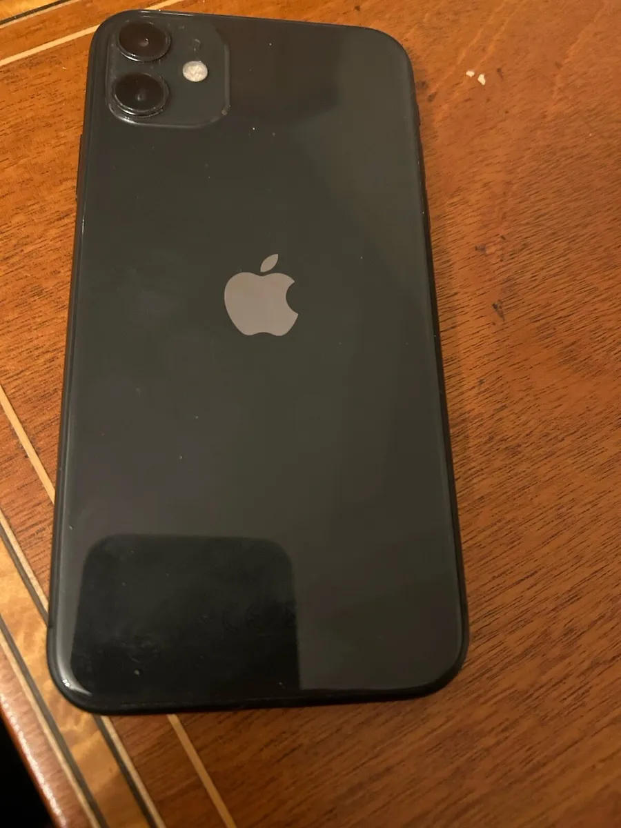 iPhone 11 - Image 2