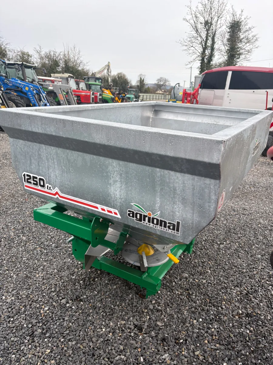 Agrional fertiliser spreader - Image 3