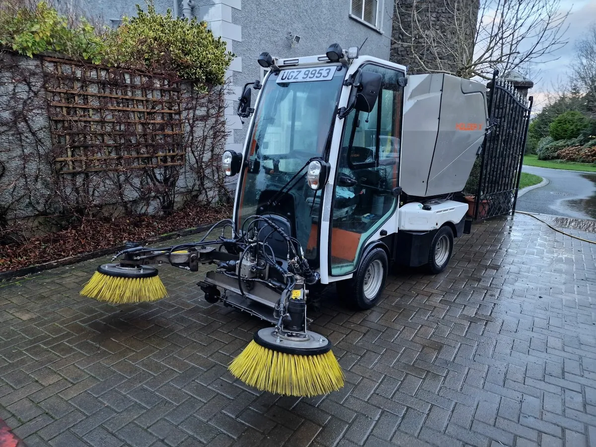 2021 Holder X45i 44hp Road Sweeper Roadsweeper - Image 1