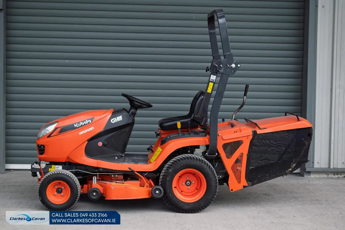 Used 2022 Kubota GE2120-II Lawnmower - Image 3