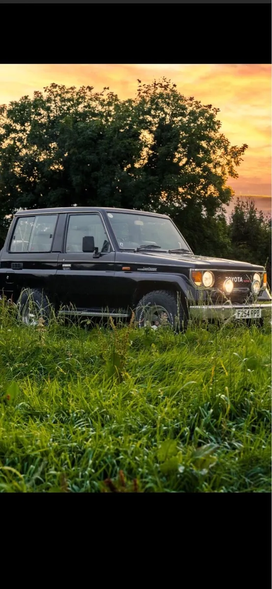 Land Cruiser 70 series II VX - Image 1