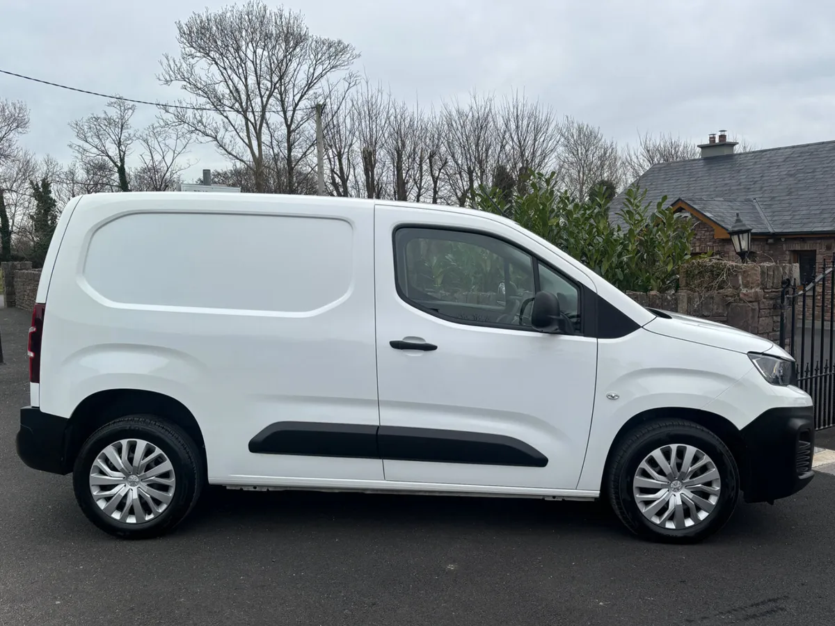 Peugeot Partner 2022 Pro Plus only 58000kms as new - Image 4
