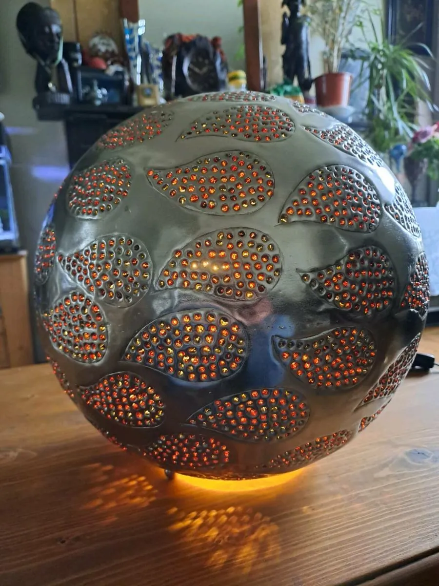Large silver spherical lamp - Image 1