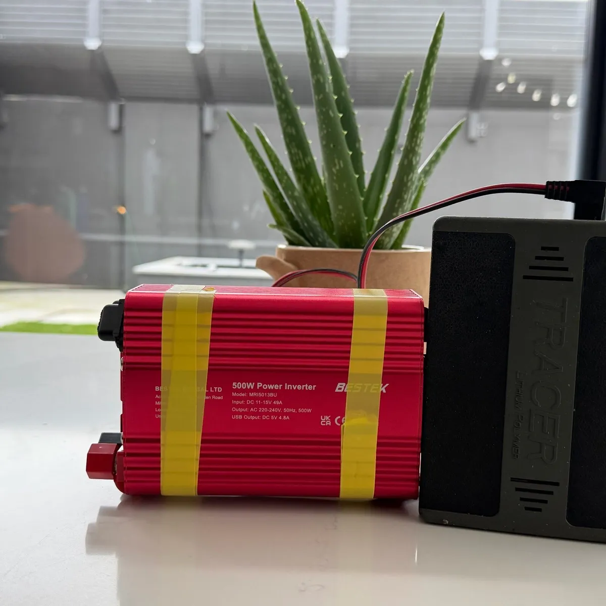 Tracer lithium battery and 500 W inverter - Image 2