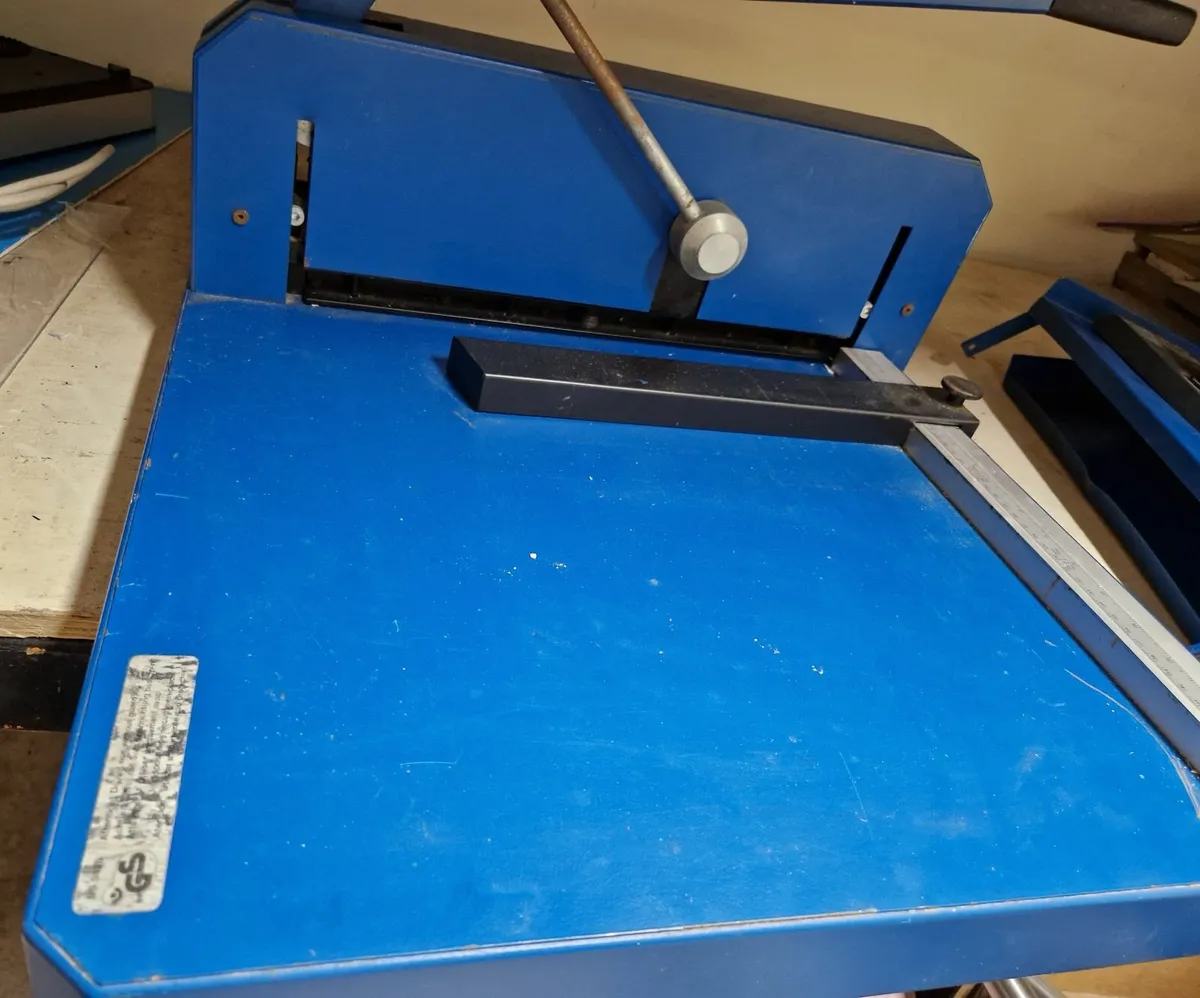 Guillotine - Image 1