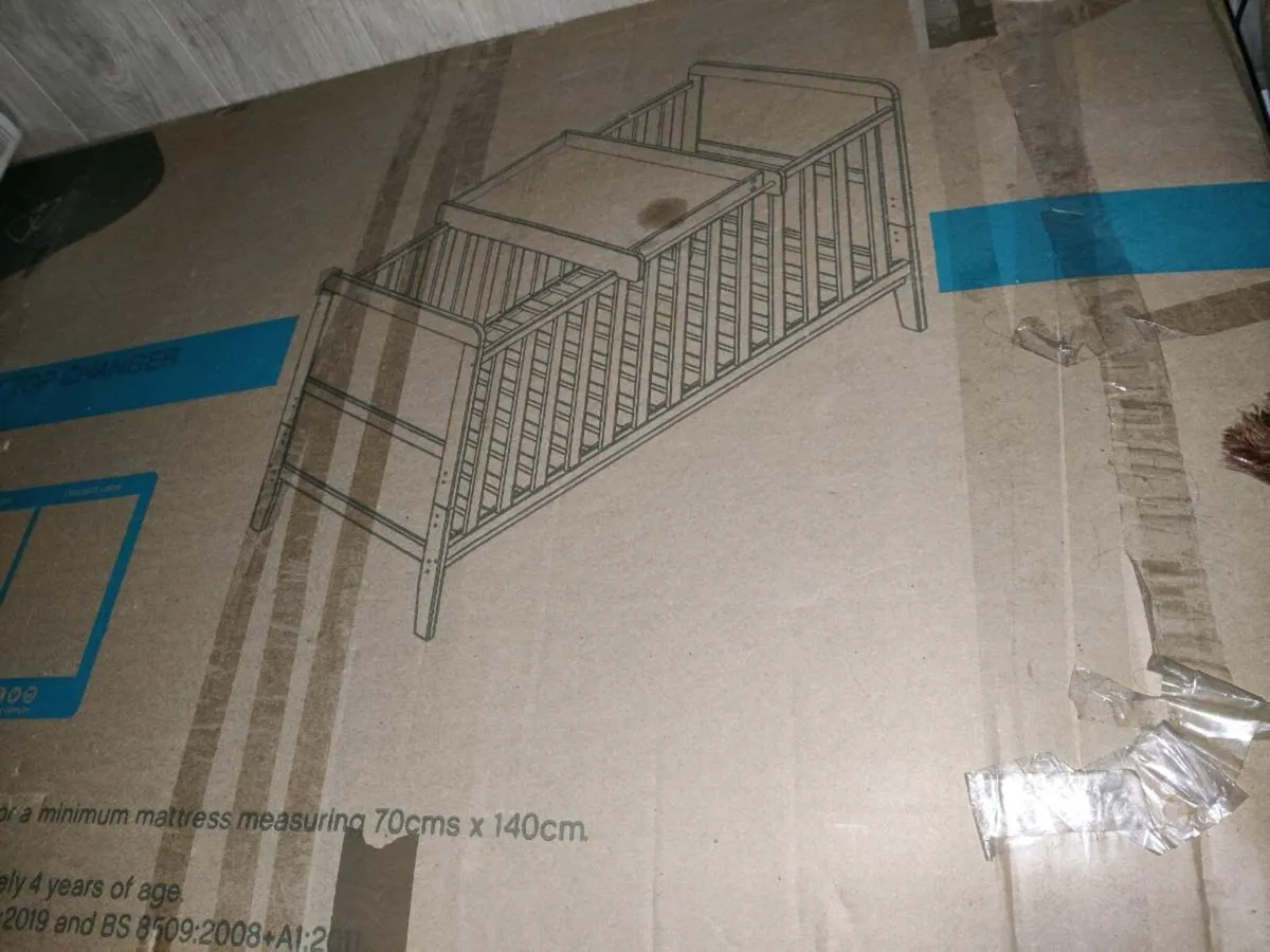 Tutti Bambini Baby Cot with bed & change board - Image 3