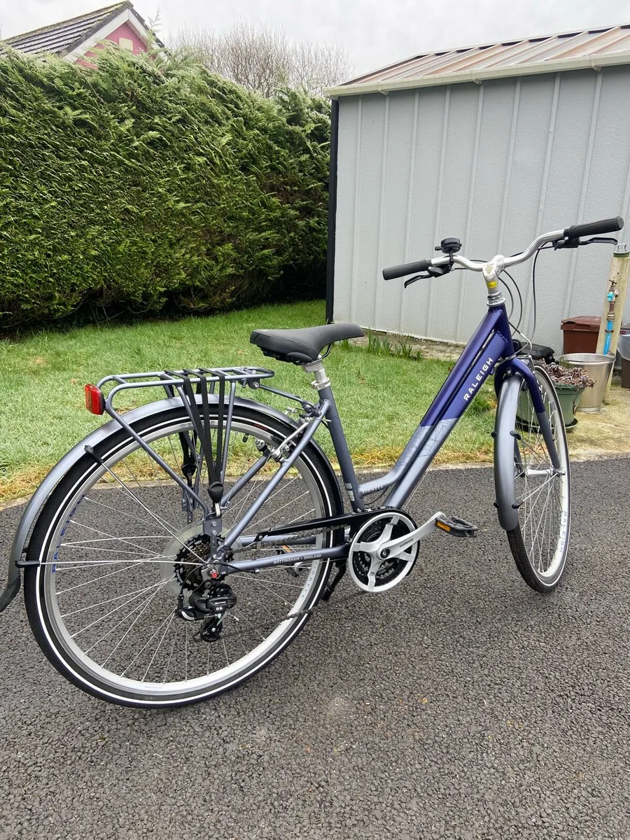 Ladies bicycle - Image 2