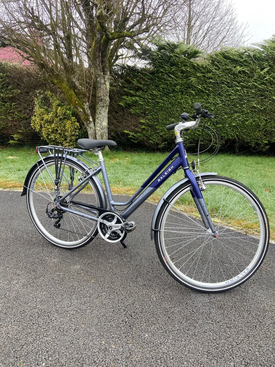 Ladies bicycle - Image 1