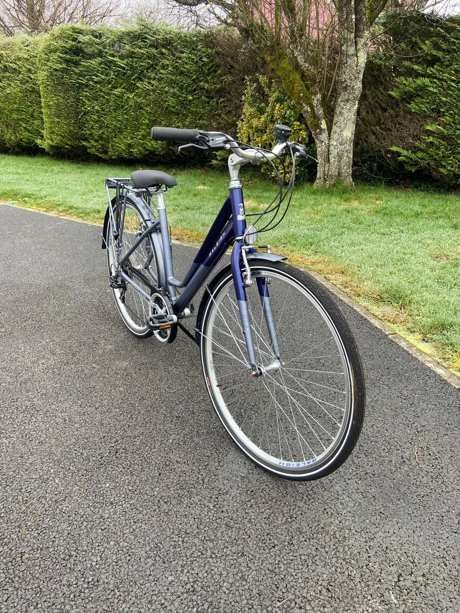 Ladies bicycle - Image 3