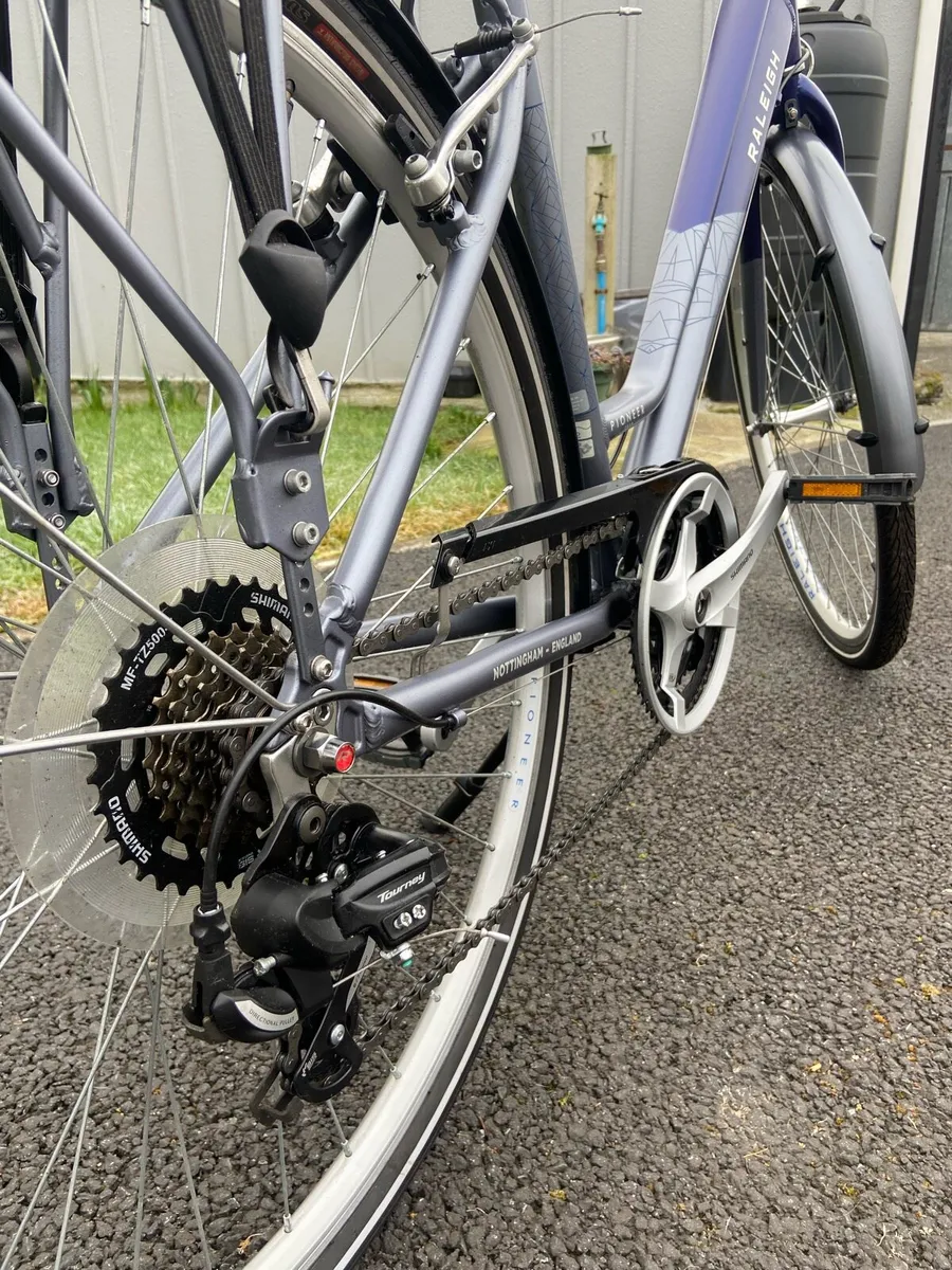 Ladies bicycle - Image 4