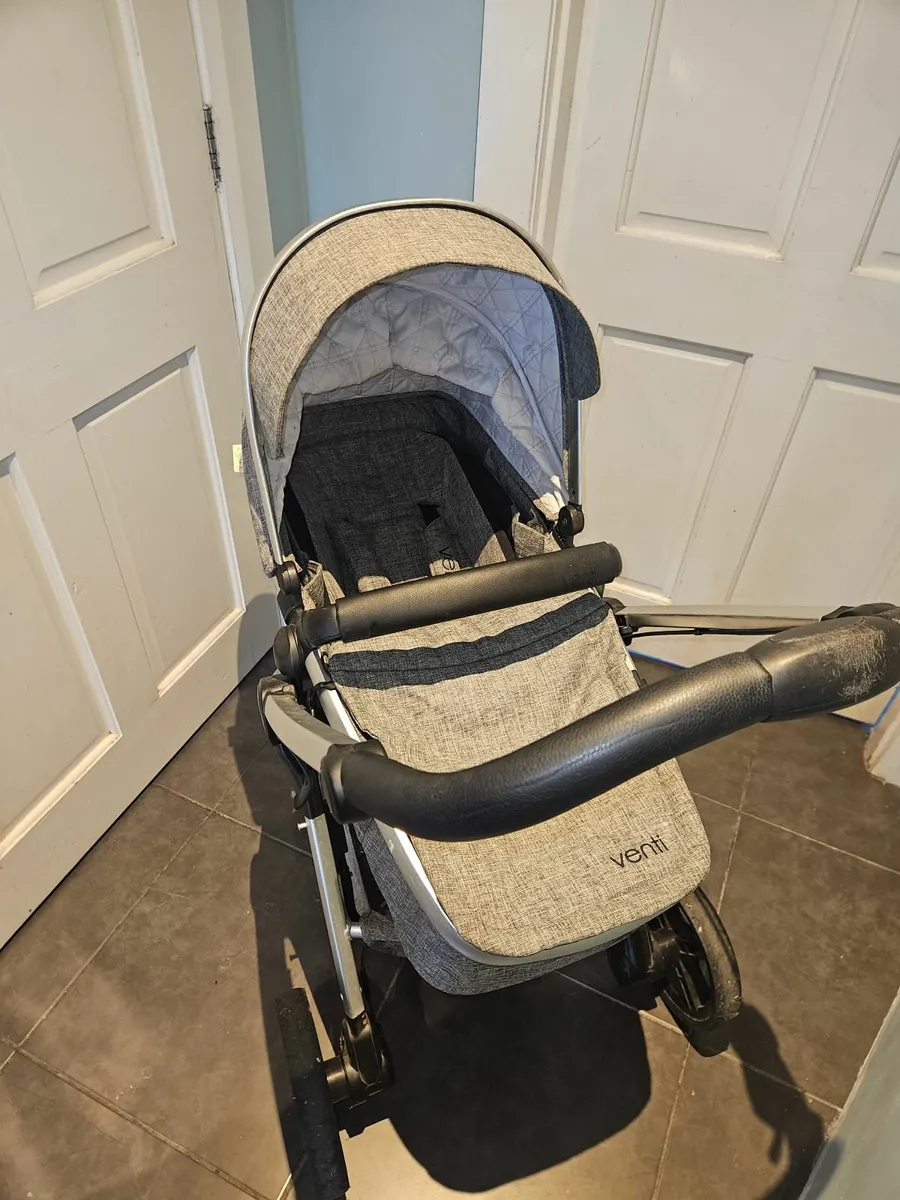 Venti Buggy with Car Seat and Isofix base - Image 4