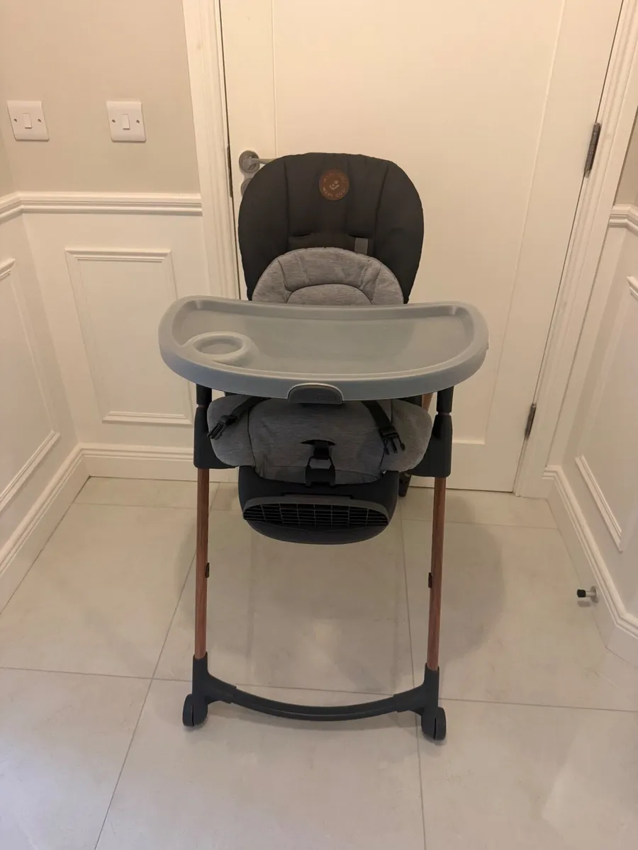 Maxi-Cosi Highchair  Graphite like new - Image 1