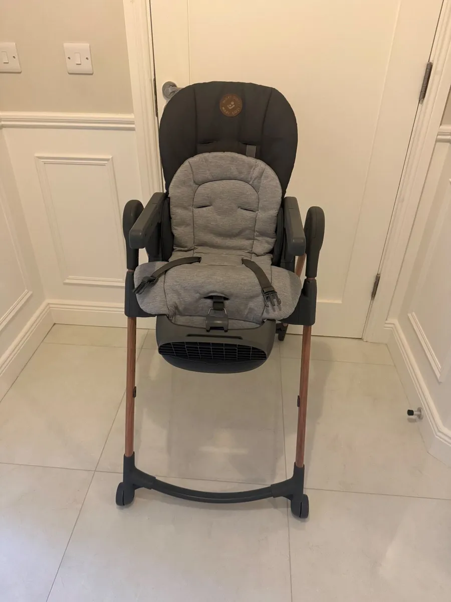 Maxi-Cosi Highchair  Graphite like new - Image 4