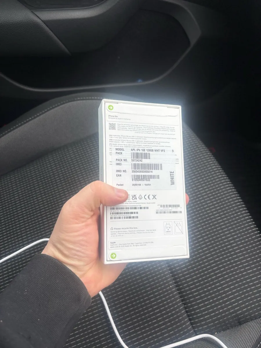 Iphone 16e Brand New in Box Seal Never Opened - Image 3