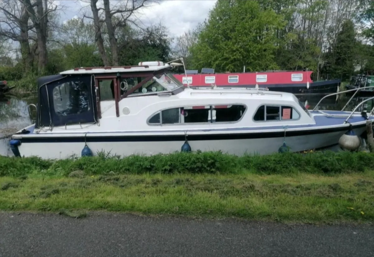 Elysian 27 Cruise Boat - Image 3