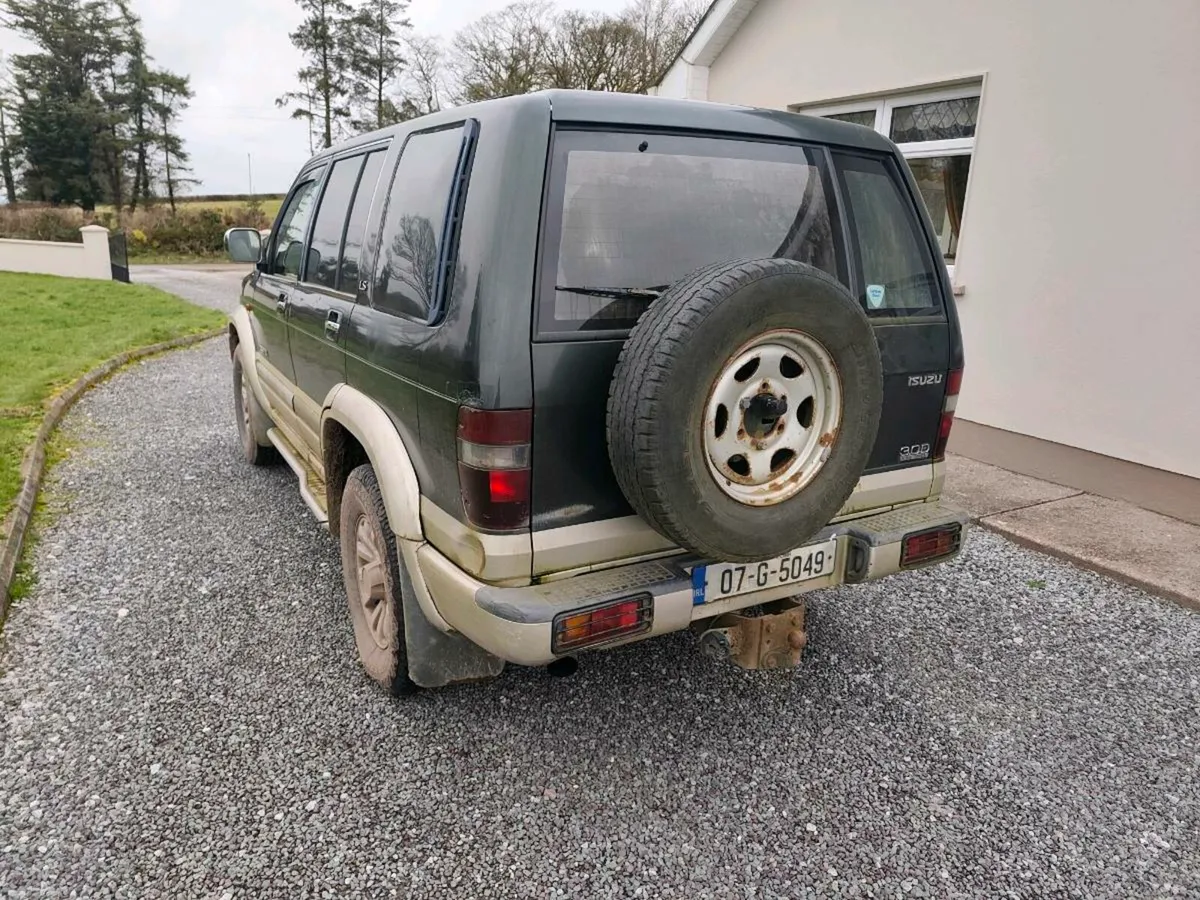 Isuzu trooper - Image 3