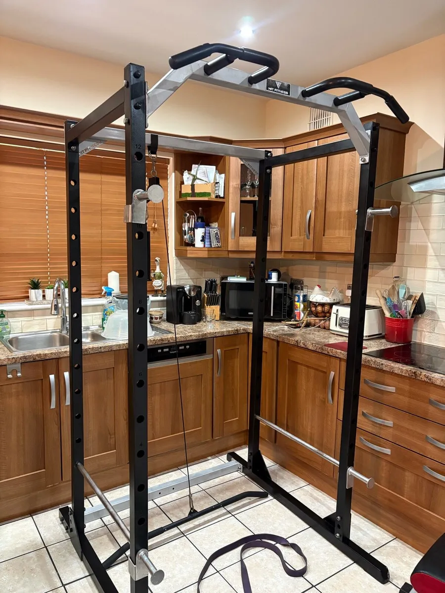 BRILLIANT GYM WEIGHTLIFTING SET UP BEST ADVERTISED - Image 4