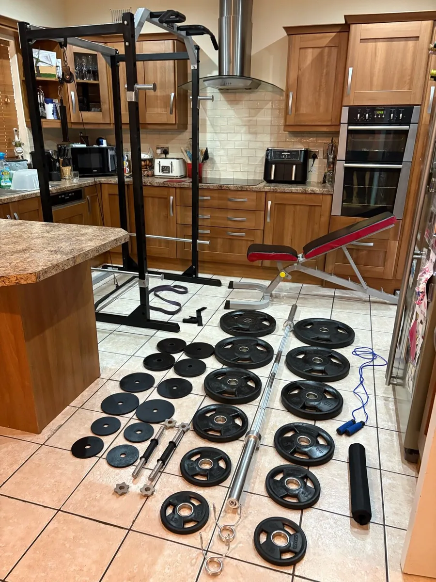 BRILLIANT GYM WEIGHTLIFTING SET UP BEST ADVERTISED - Image 1