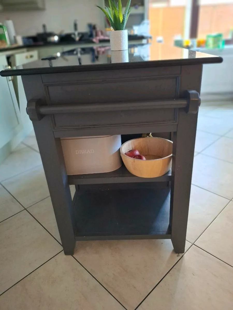 Kitchen island - Image 3