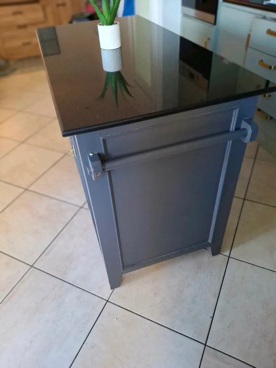 Kitchen island - Image 4