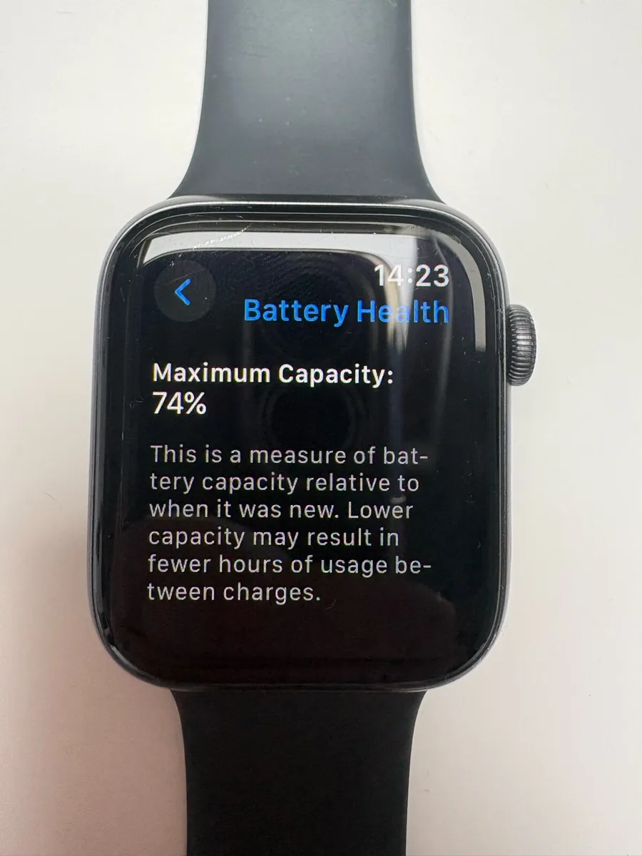 Apple Watch Series 6 44MM Space Grey - Image 3