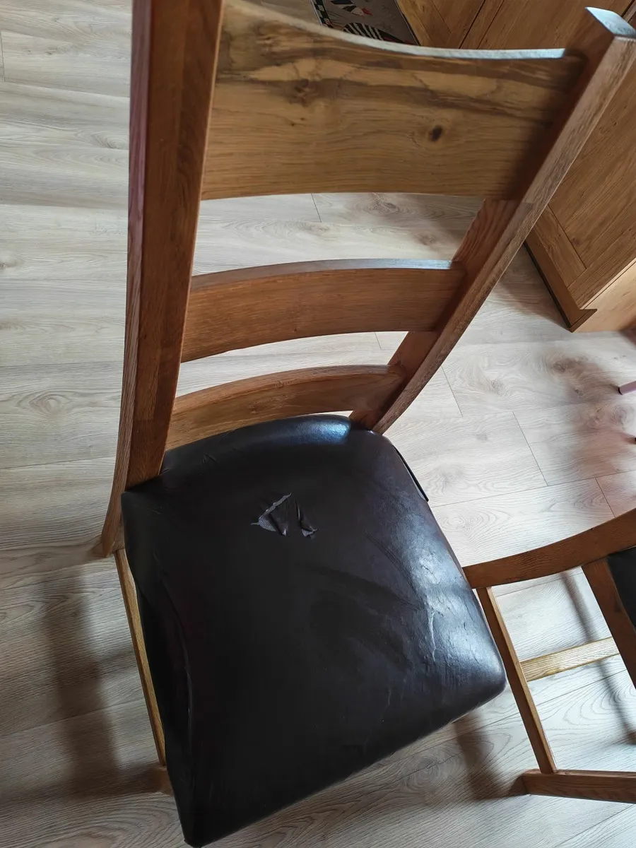 Extendable Oak kitchen table & 6 chairs - Image 3