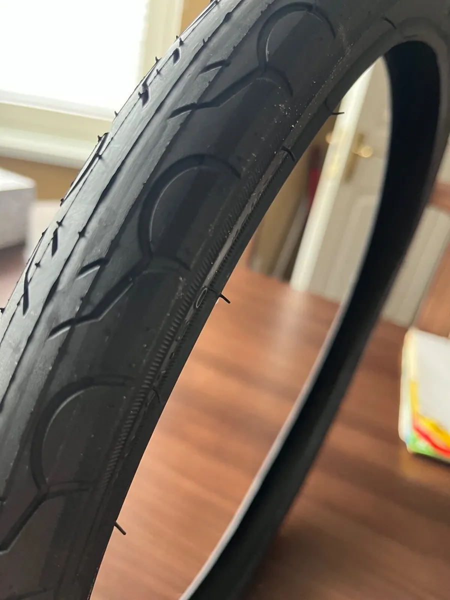 20’ bike tyre - Image 1