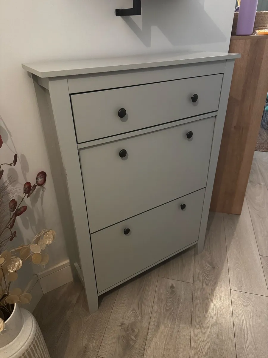 Shoe cabinet - Image 1