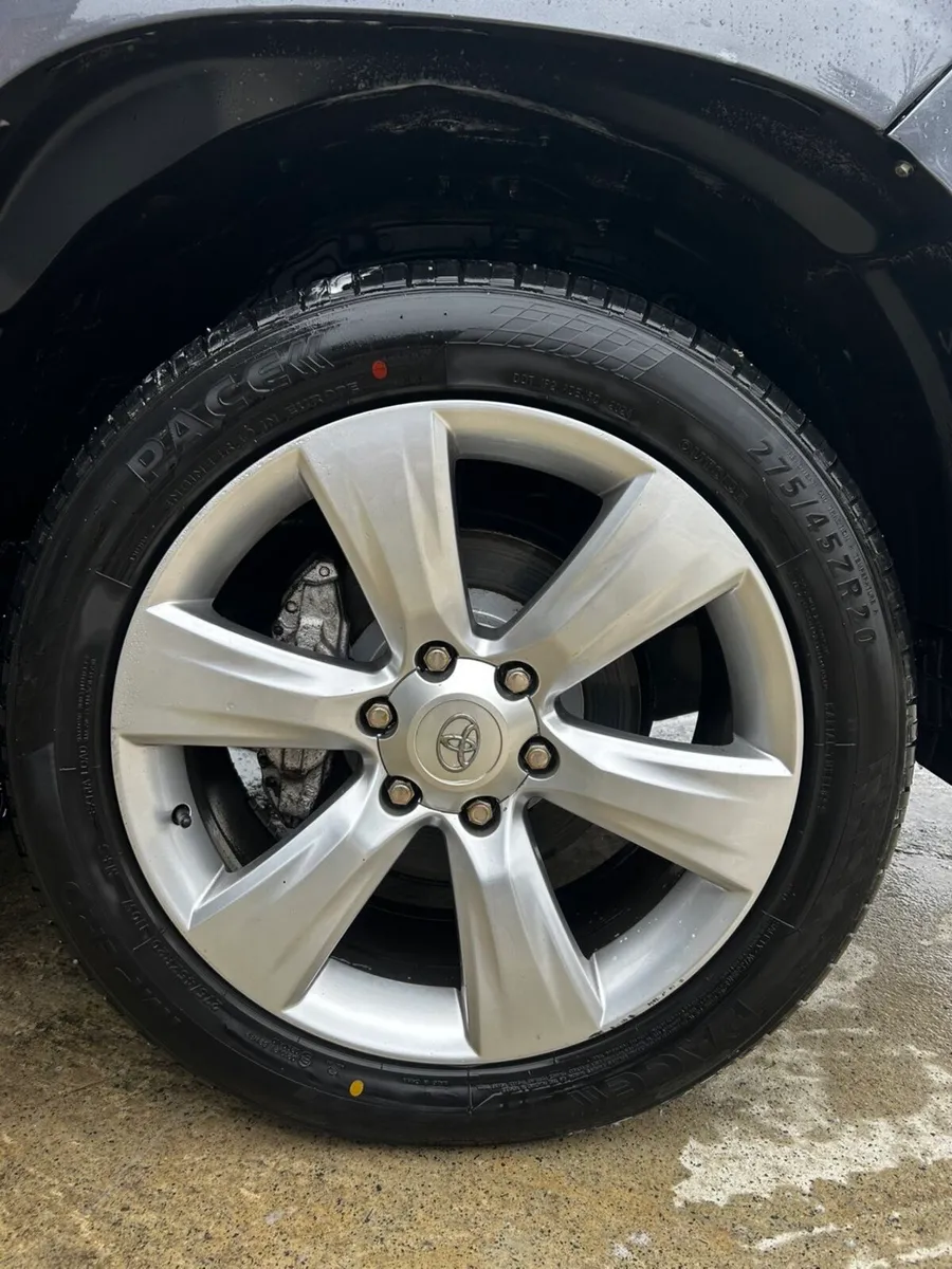 Toyota landcruiser auto - Image 4