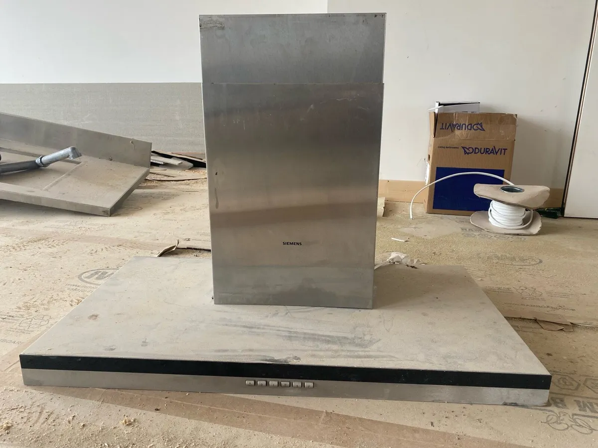 Siemens Extractor Fan - need gone!!! - Image 1