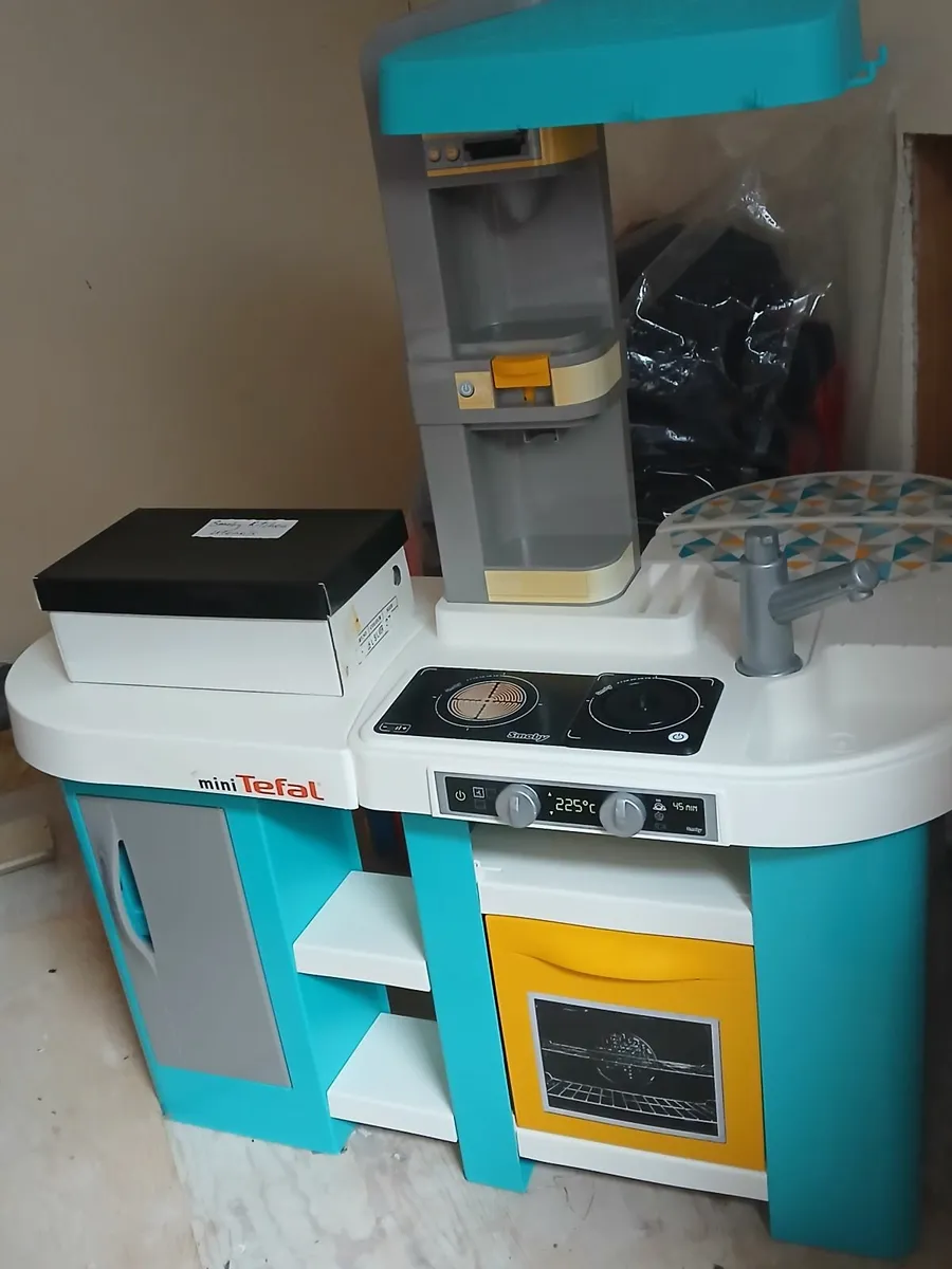 Children's toy kitchen - Image 2