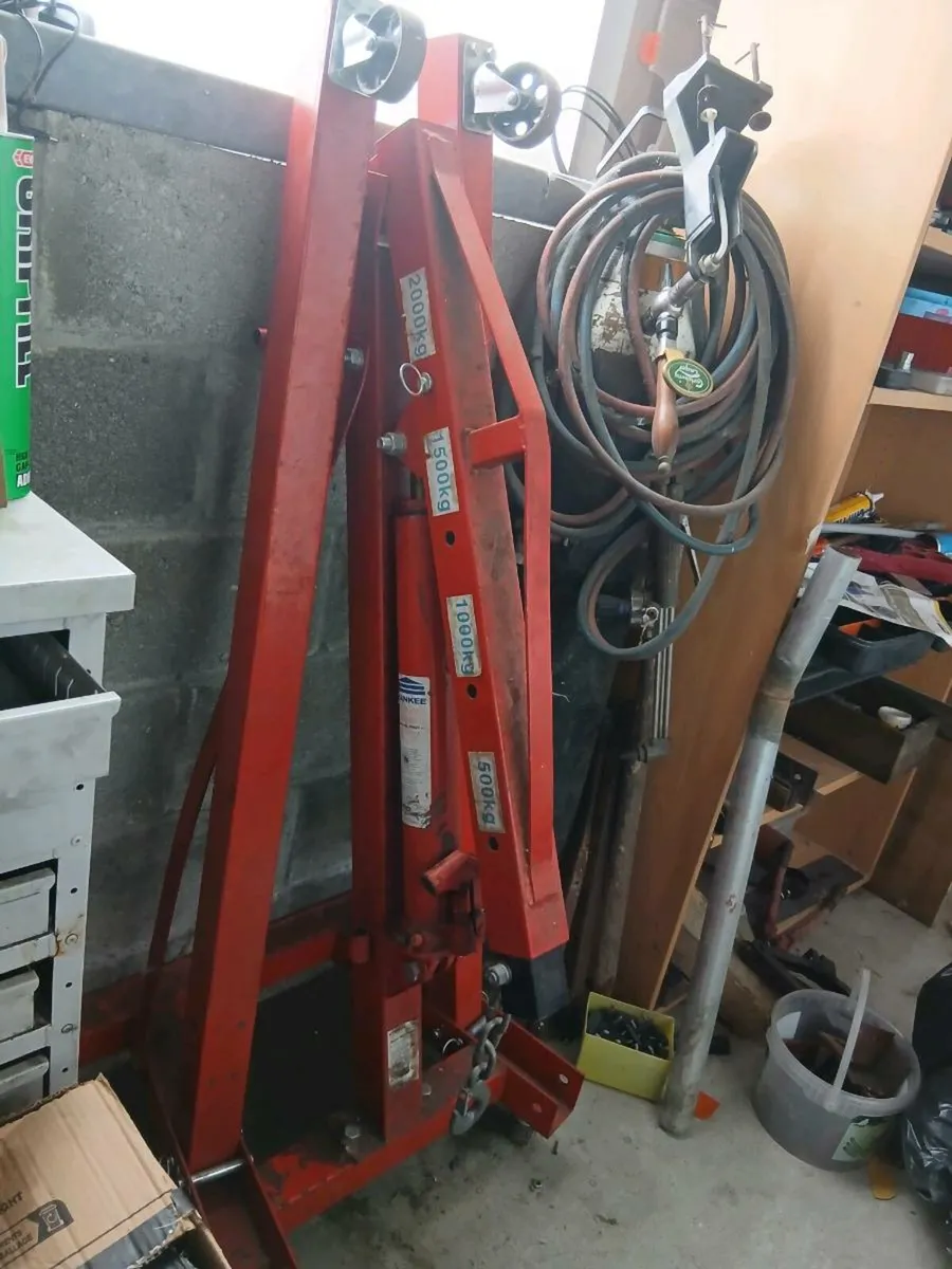 Engine crane - Image 1