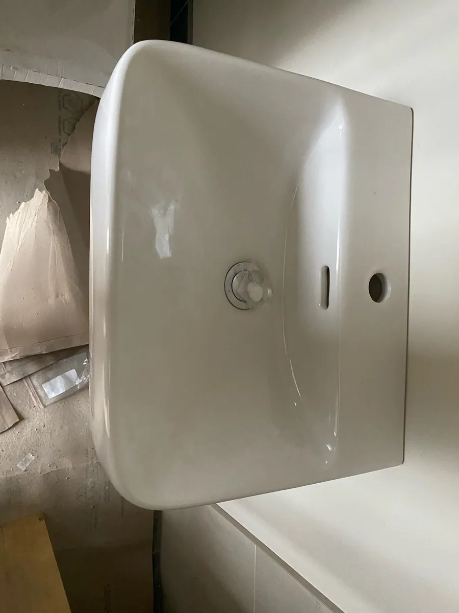 New Bathroom sinks with waste - Image 3