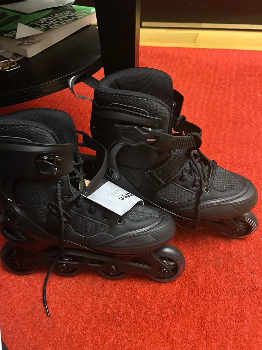 Rollers size40+Protectors +Helmet +Bag Never used - Image 2