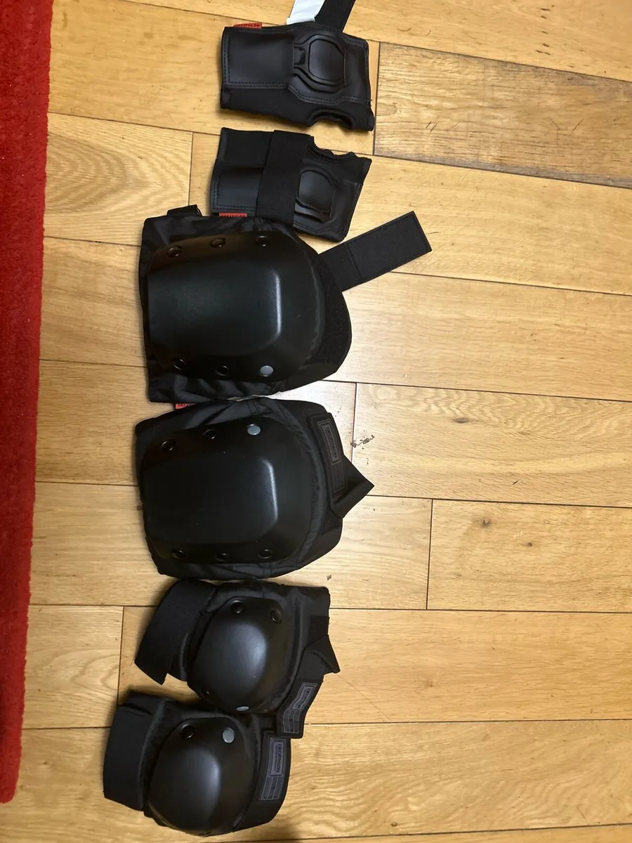 Rollers size40+Protectors+Helmet+Bag Never used - Image 3