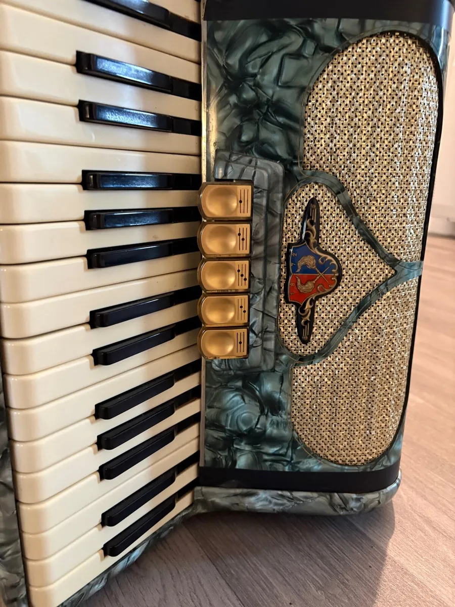 Barcarole Piano Accordion 80bass - Image 4