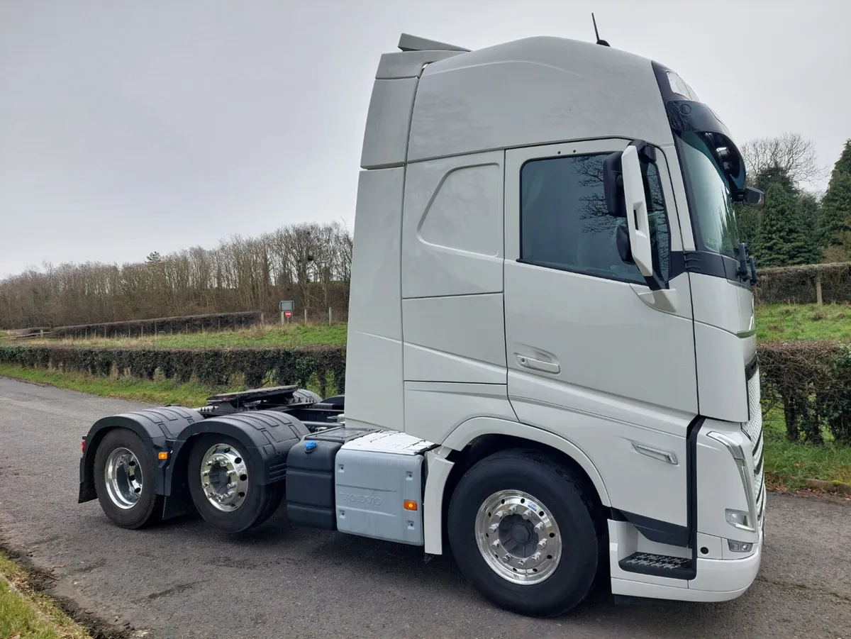 2023 VOLVO FH5 - Image 4