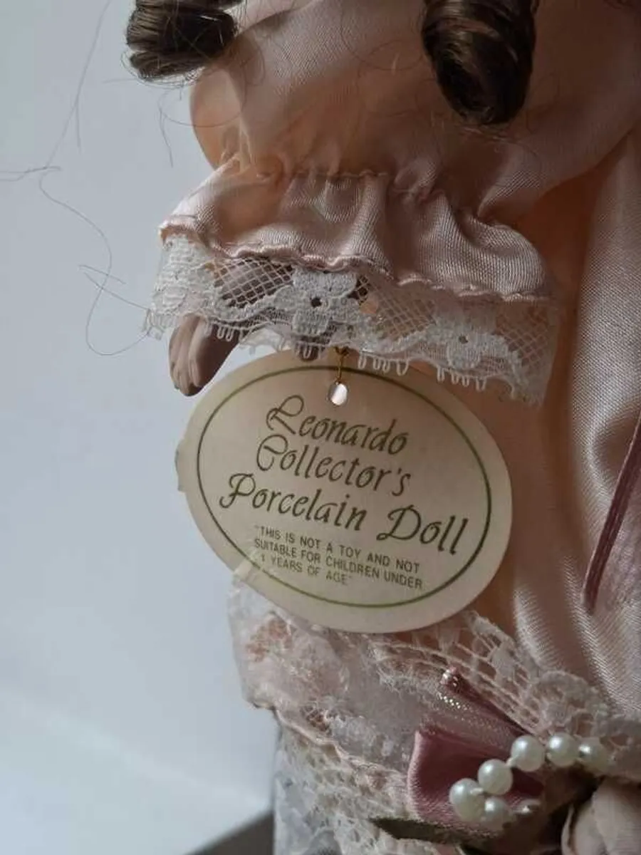 Porcelain doll - Image 3